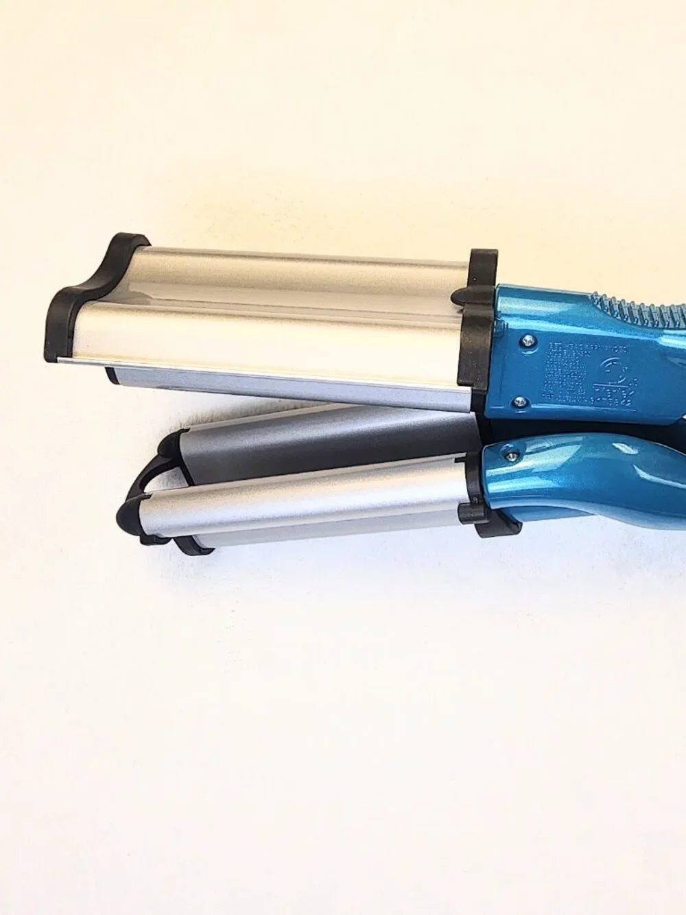 TIGI Bed Head Wave Artist Tourmaline Ceramic Deep Waver Blue (BH305CN).